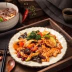 Best Chicken w. Spicy Garlic Sauce in New York, NY